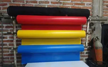lona de 18 x 7 13 ONZAS BLANCA POR UN LADO Y CON PUBLICIDAD POR EL OTRO